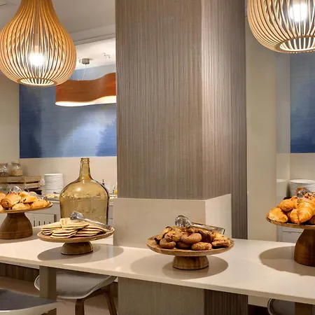 Mercure Centre Comedie 4*