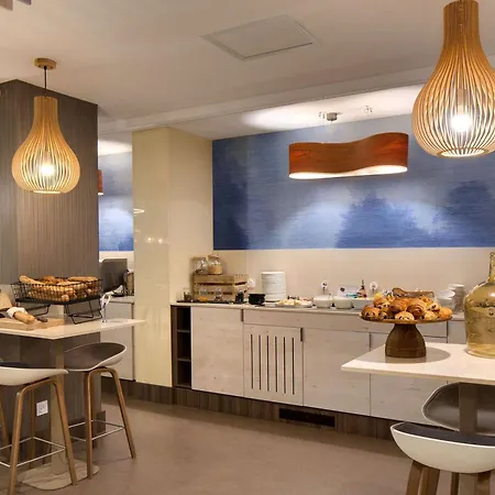 Mercure Centre Comedie 4*